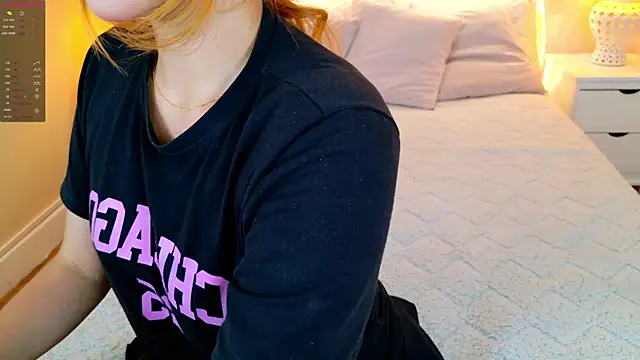 Snapshot of april_rousse chatting on March 1, 2025, 7:04 pm april rousse online show from March 1, 2025, 7:04 pm