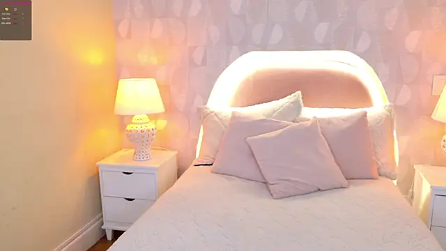 Snapshot of april_rousse chatting on March 7, 2025, 7:05 pm april rousse online show from March 7, 2025, 7:05 pm