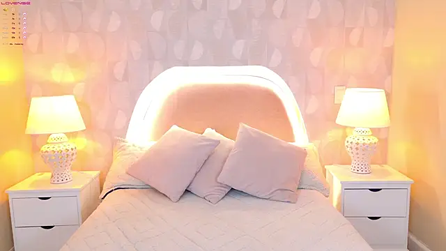 Snapshot of april_rousse chatting on March 8, 2025, 10:13 pm april rousse online show from March 8, 2025, 10:13 pm