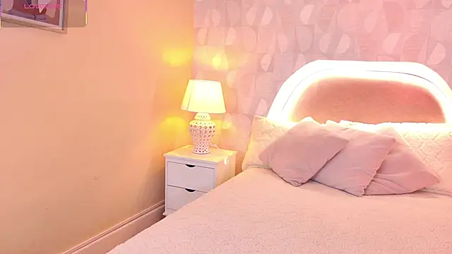 Snapshot of april_rousse chatting on September 9, 2025, 12:15 pm april rousse online show from September 9, 2025, 12:15 pm