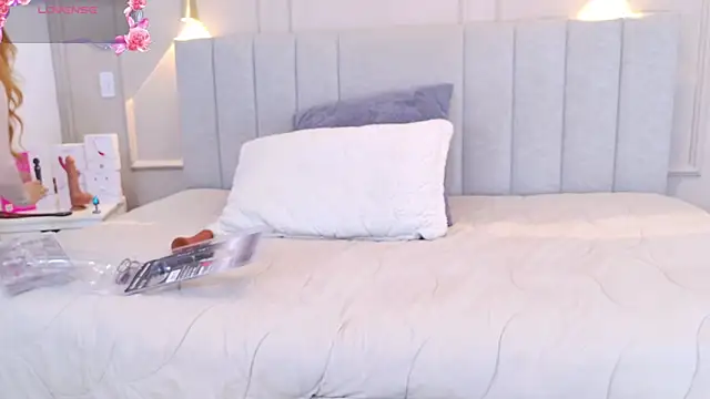 Snapshot of april_rousse chatting on October 16, 2025, 2:51 pm april rousse online show from October 16, 2025, 2:51 pm