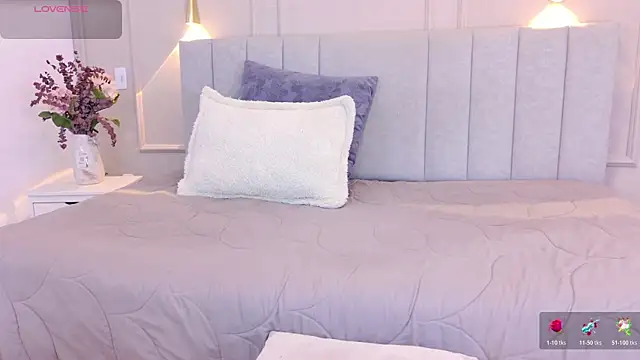 Snapshot of april_rousse chatting on October 20, 2025, 1:22 pm april rousse online show from October 20, 2025, 1:22 pm