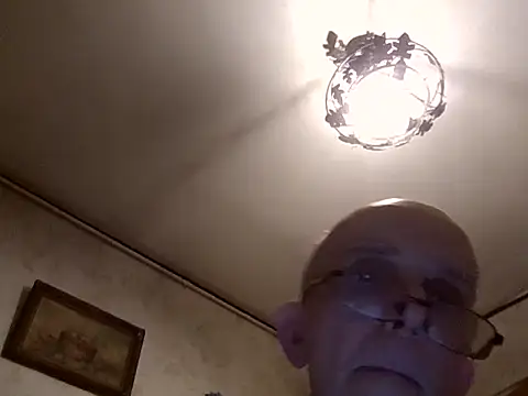 mariusica1xh online show from December 21, 2025, 10:39 pm