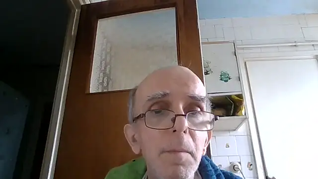 mariusica1xh online show from February 18, 2026, 1:40 pm