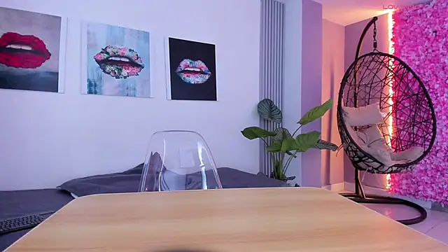 Angela donnato online show from October 30, 2025, 3:52 am