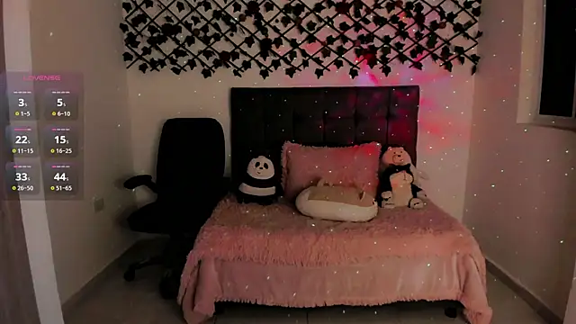 Lilith Miller21 online show from November 10, 2025, 7:02 pm