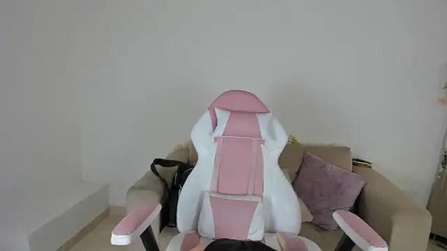 Charlotte cowell sub1  online show from December 29, 2024, 9:09 pm