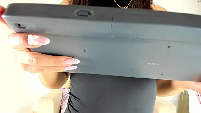 Charlotte cowell sub1  online show from January 24, 2025, 11:02 pm