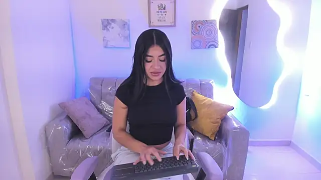 Charlotte cowell sub1  online show from January 8, 2026, 5:37 pm