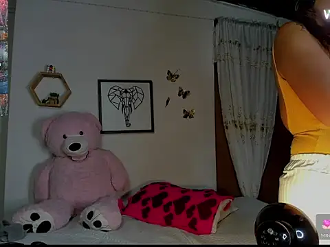 mykaelahoney online show from November 27, 2025, 5:09 am