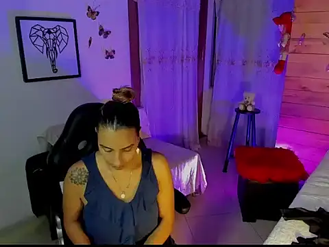 Snapshot of mykaelahoney chatting on February 27, 2026, 2:55 am mykaelahoney online show from February 27, 2026, 2:55 am