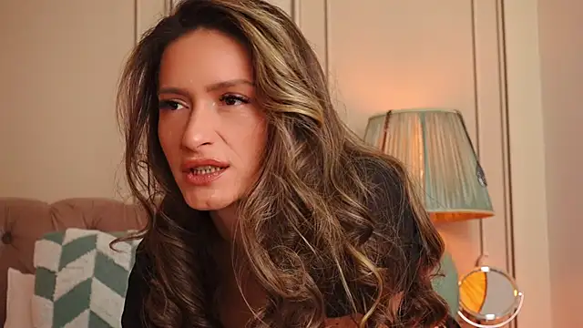 Snapshot of MayaVixxen chatting on February 21, 2026, 2:56 am MayaVixxen online show from February 21, 2026, 2:56 am