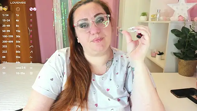 lovely adelle online show from December 4, 2024, 7:39 am