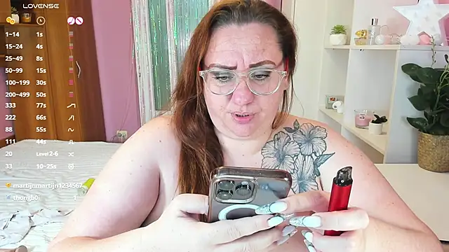 lovely adelle online show from December 4, 2024, 10:46 am