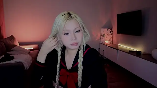 RileyMee online show from April 9, 2026, 3:17 am