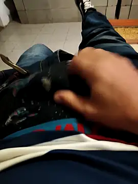 ReyDeCora online show from November 6, 2025, 4:02 am