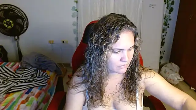 Snapshot of helenca43 chatting on September 13, 2025, 11:15 pm helenca43 online show from September 13, 2025, 11:15 pm