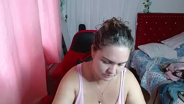 Snapshot of helenca43 chatting on September 26, 2025, 11:25 am helenca43 online show from September 26, 2025, 11:25 am