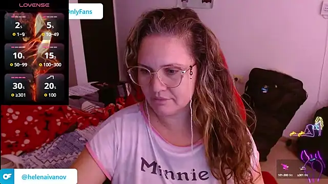 Snapshot of helenca43 chatting on October 3, 2025, 12:24 pm helenca43 online show from October 3, 2025, 12:24 pm