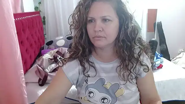 Snapshot of helenca43 chatting on October 24, 2025, 10:00 am helenca43 online show from October 24, 2025, 10:00 am