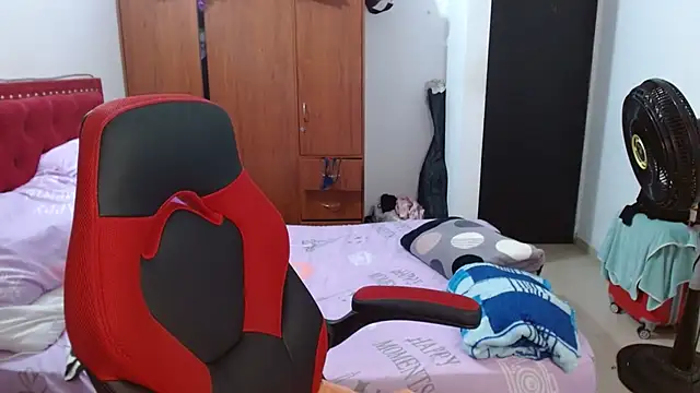 helenca43 online show from November 27, 2025, 10:17 am