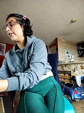 Im Alma  online show from March 8, 2025, 8:25 pm