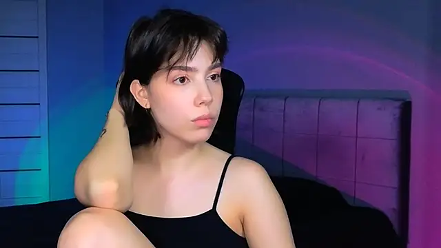 Stacy Gonzales  online show from November 12, 2025, 12:05 pm