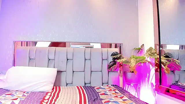 RoseTaylor   online show from March 6, 2026, 5:04 am