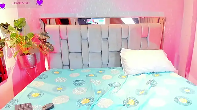 RoseTaylor   online show from March 27, 2026, 5:24 am