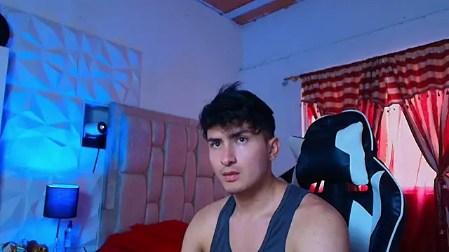 santyago taylor online show from December 23, 2024, 6:58 pm