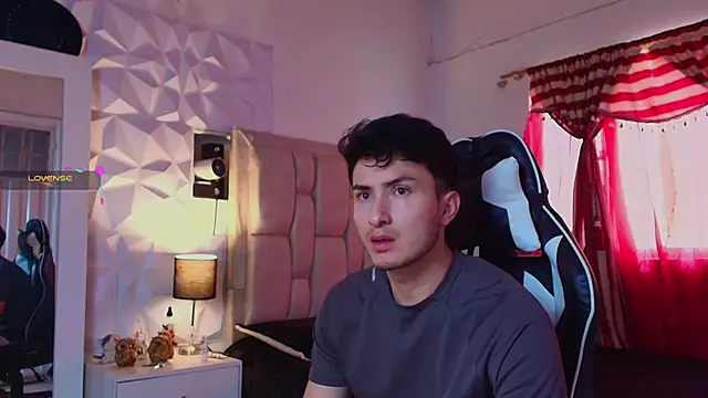 santyago taylor online show from January 1, 2025, 6:49 pm