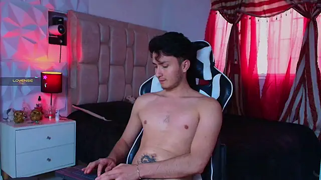 santyago taylor online show from January 1, 2025, 9:52 pm