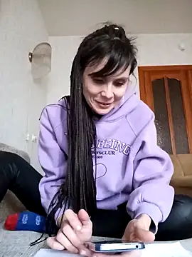 Francenia lolis online show from January 22, 2025, 10:40 am