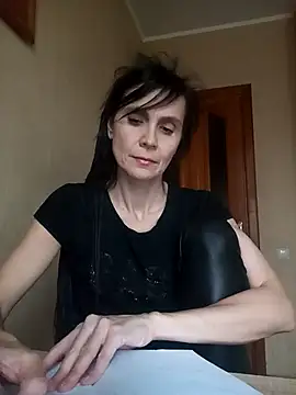 Francenia lolis online show from November 27, 2025, 8:05 am