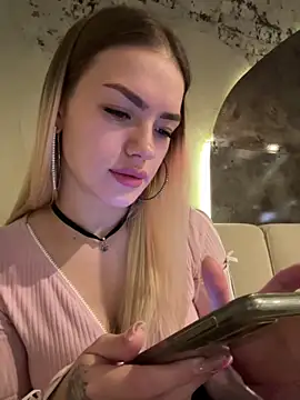 -Sexy Barbie- online show from January 8, 2025, 8:38 am