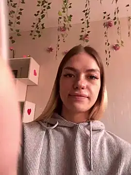 -Sexy Barbie- online show from March 12, 2025, 6:18 am