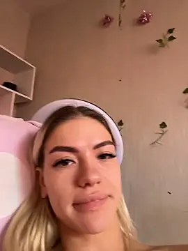 Snapshot of -Sexy_Barbie- chatting on November 12, 2025, 3:29 am -Sexy Barbie- online show from November 12, 2025, 3:29 am