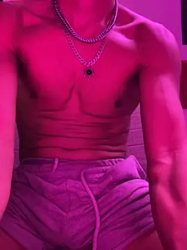 Snapshot of thesummerboy chatting on December 17, 2024, 9:28 am thesummerboy online show from December 17, 2024, 9:28 am