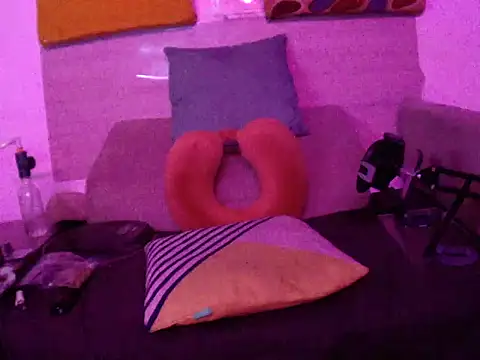 Snapshot of thesummerboy chatting on January 3, 2025, 9:36 am thesummerboy online show from January 3, 2025, 9:36 am