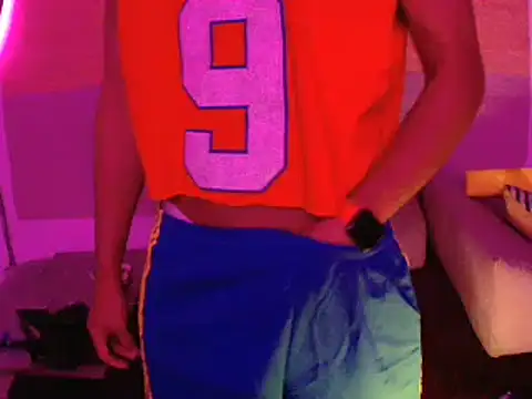 Snapshot of thesummerboy chatting on January 19, 2025, 10:50 am thesummerboy online show from January 19, 2025, 10:50 am