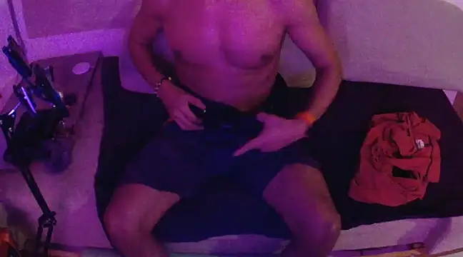 Snapshot of thesummerboy chatting on January 29, 2025, 5:19 am thesummerboy online show from January 29, 2025, 5:19 am