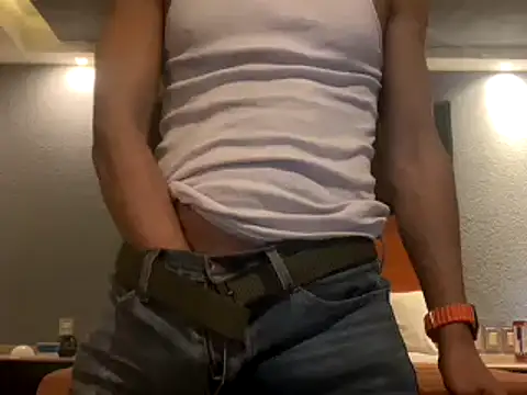 Snapshot of thesummerboy chatting on March 5, 2025, 8:10 pm thesummerboy online show from March 5, 2025, 8:10 pm