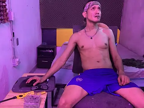 Snapshot of thesummerboy chatting on November 16, 2025, 8:58 pm thesummerboy online show from November 16, 2025, 8:58 pm