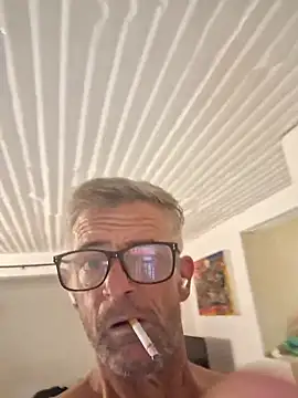 Snapshot of NICJOHNS chatting on December 17, 2024, 5:36 pm NICJOHNS online show from December 17, 2024, 5:36 pm