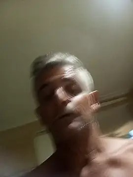 Snapshot of NICJOHNS chatting on December 26, 2024, 10:41 pm NICJOHNS online show from December 26, 2024, 10:41 pm