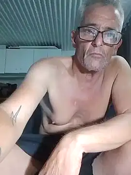 Snapshot of NICJOHNS chatting on January 15, 2026, 6:11 pm NICJOHNS online show from January 15, 2026, 6:11 pm