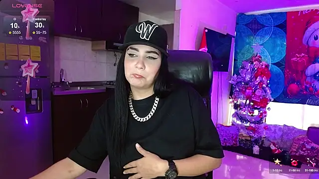 BABYFANTASY 1 online show from December 4, 2024, 7:45 pm