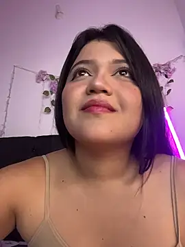 alisson carolina73 online show from February 27, 2026, 1:49 am