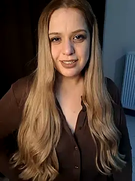 cansuozell online show from October 10, 2025, 5:45 pm