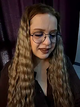 cansuozell online show from October 15, 2025, 9:31 am